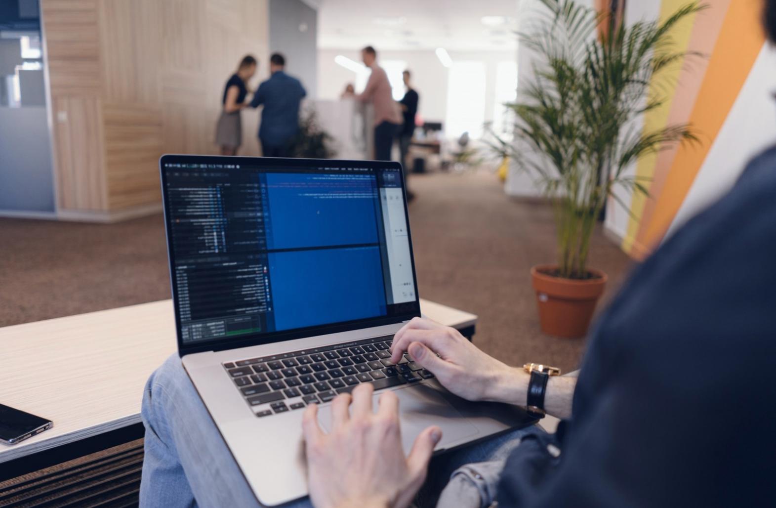 Web sitesi analiz ve kullanıcı deneyimi iyileştirme süreci